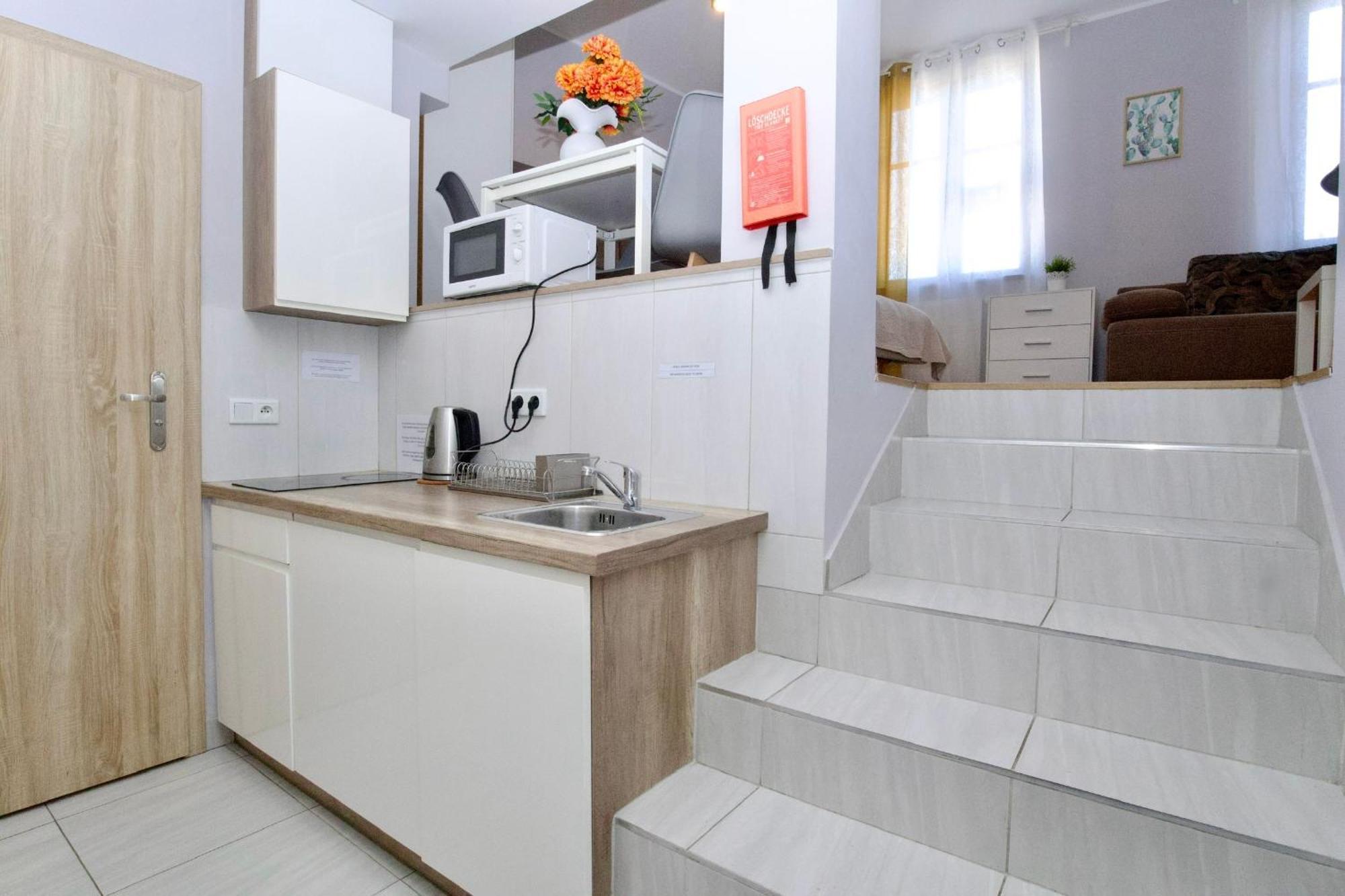 Studio Apartment 17